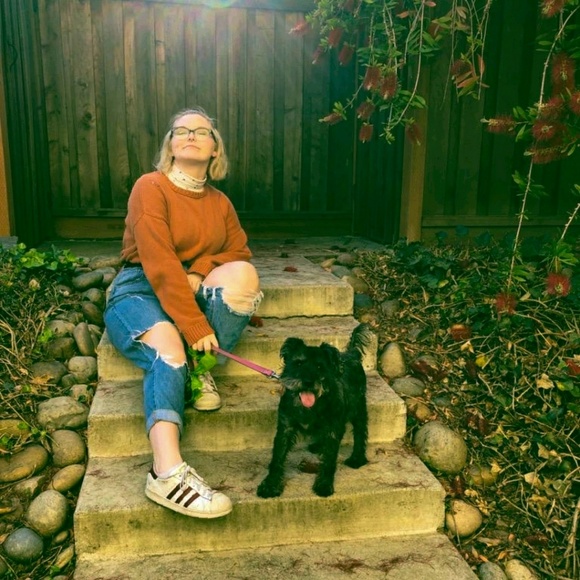 Meet your Posher, Allison - Picture 2 of 3